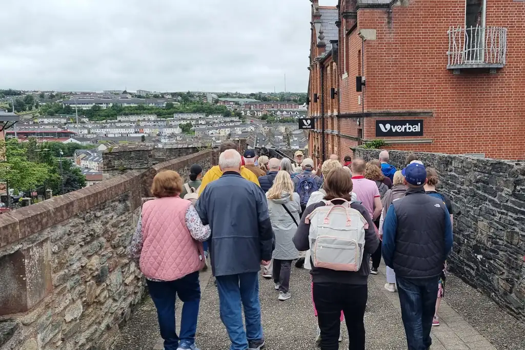 Group on a Derry walking tour along the historic city walls