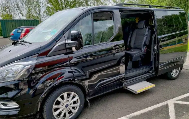 Ford Tourneo Custom - Black