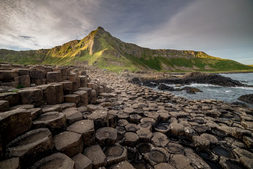 Giants Causeway Tour from Belfast at the basalt columns