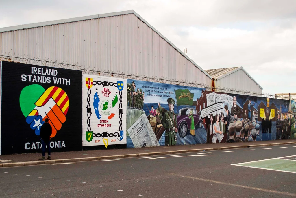 Belfast mural tour on the Falls and Shankill roads