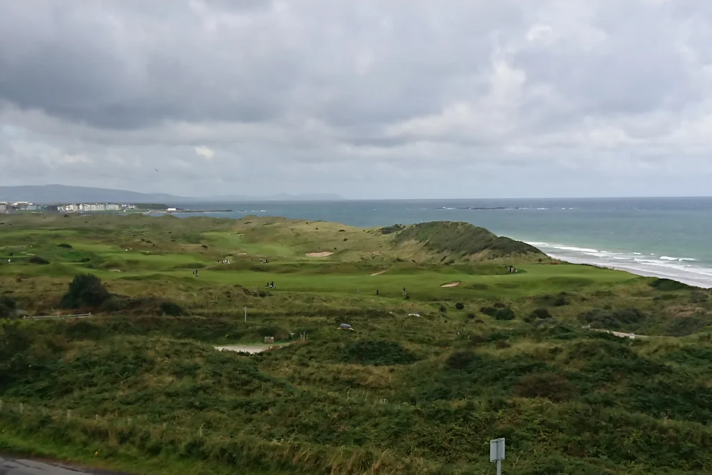Links golf course on the Northern Ireland coast with private golf transfers